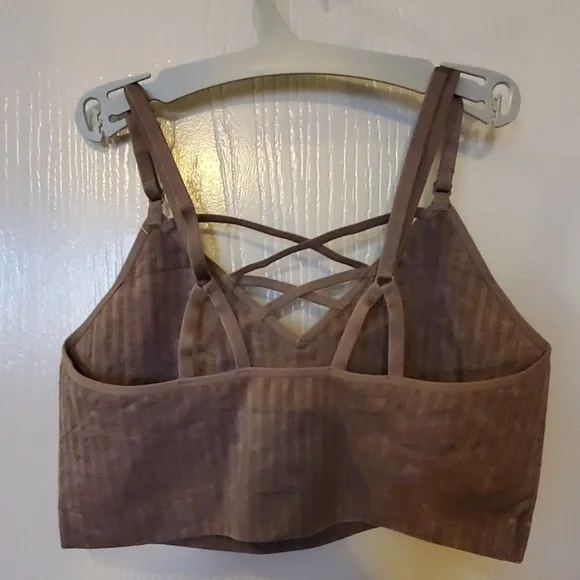 Cacique brand lounge bra 14/16 - NEW WITH TAGS ATTACHED - Picture 2 of 3